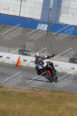 media/Nov-26-2022-Fastrack Riders (Sat) [[b001e85eef]]/Level 2/Session 3 Outside Turn 9/